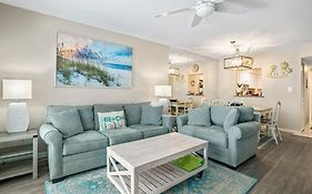 Updated Condo With Pool, Walk To Crescent Beach & Restaurants!